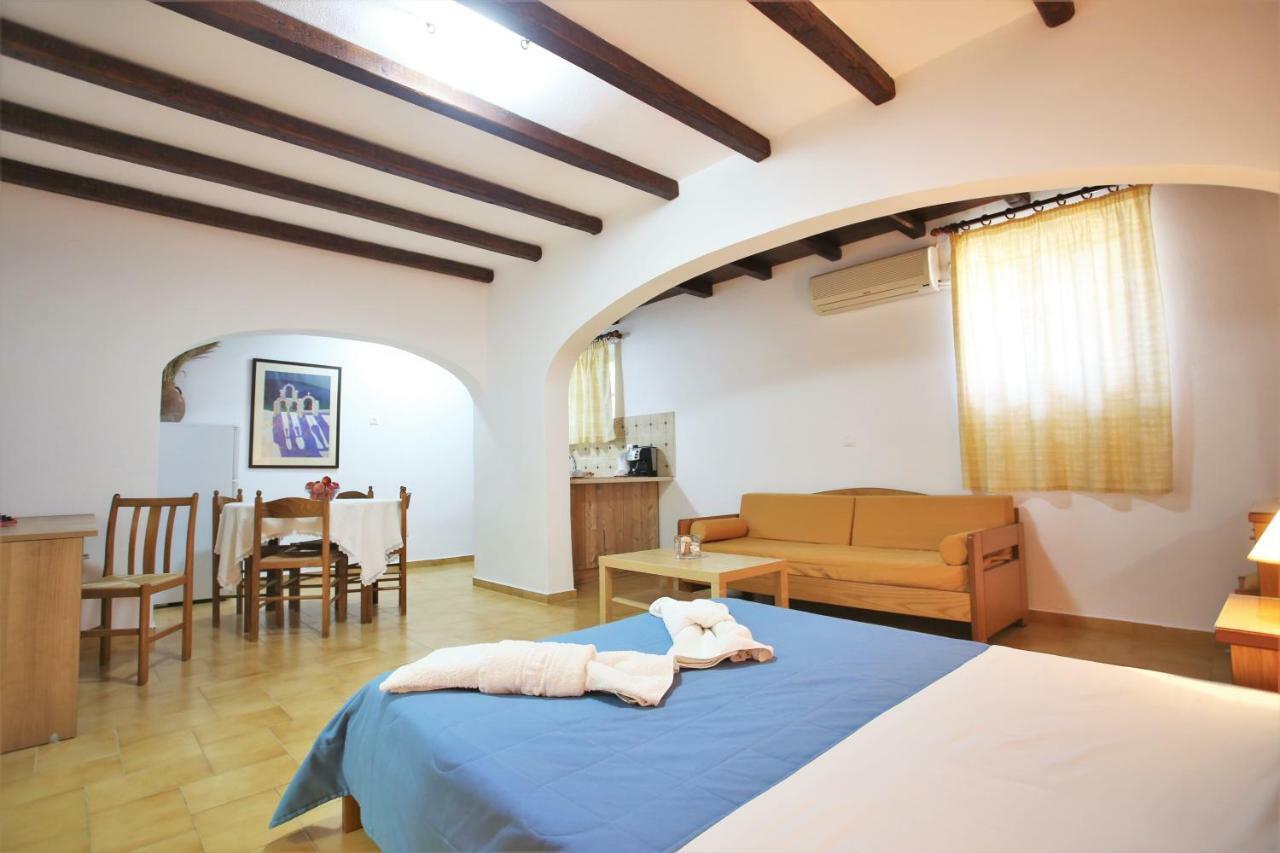 Pension Ioanna Adamantas  Esterno foto
